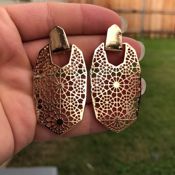 FREE When Bundled! Rose Gold Medallion Earrings! - Picture 5 of 5
